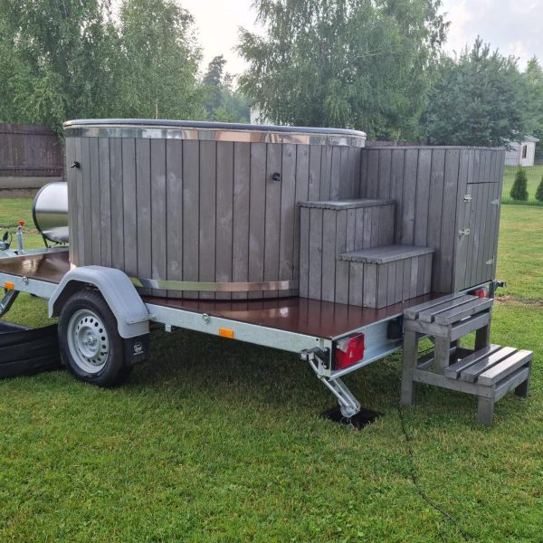 Mobile tub with external oven, equipped with hydromassage system and led lighting