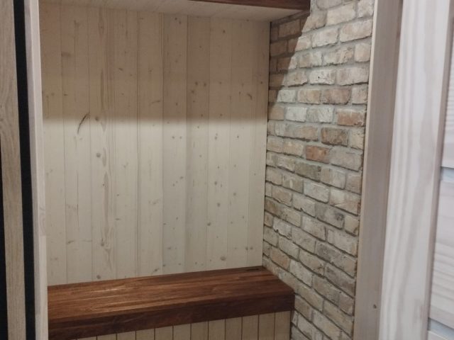 Pirts telpa karkasa pirts ēkā