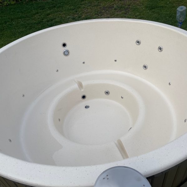 kubls ar hidromasazas sistemu