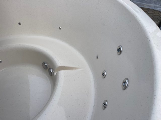 Koka kubli ar stikla&scaron;ķiedras oderi