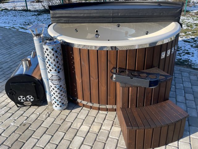 Pilna koka kubla komplektācija