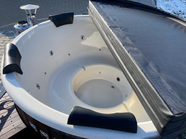 Koka kubls ar stikla&scaron;ķiedras oderi