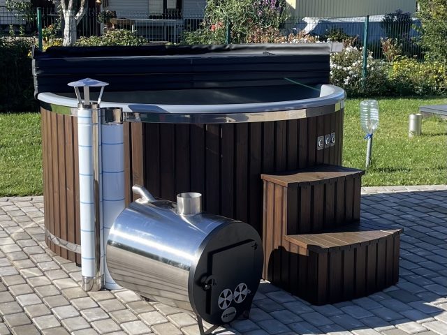 Džakuzi ar ārējo krāsni