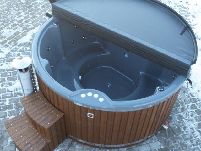 Akrila kubls ar integrētu krāsniņu