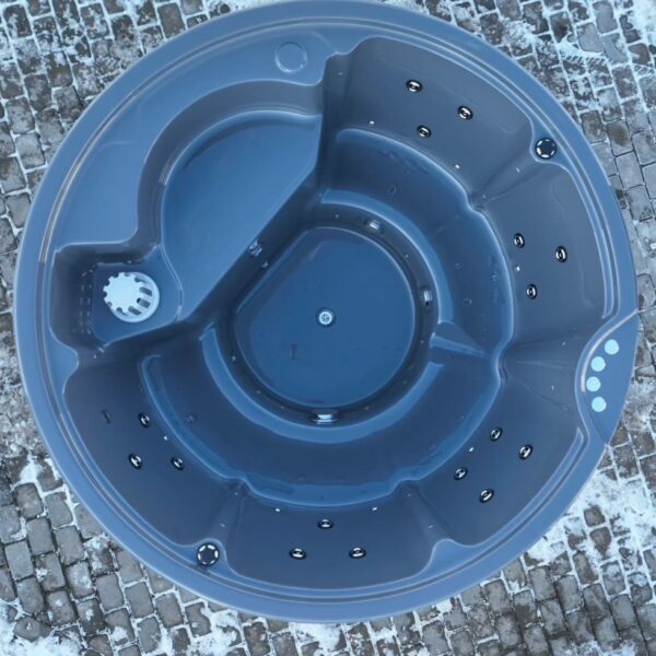 Akrila kubls ar integrētu krāsniņu