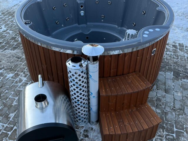 Akrila kubls ar ārējo krāsniņu