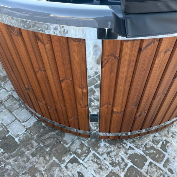 Akrila kubls ar ārējo krāsniņu