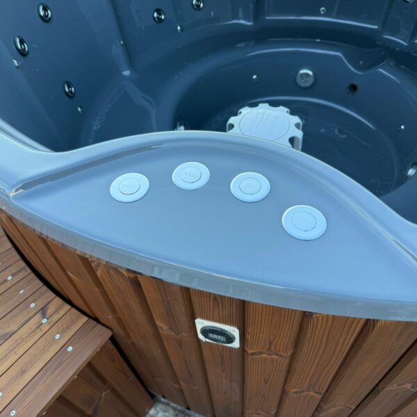 Akrila kubls ar ārējo krāsniņu