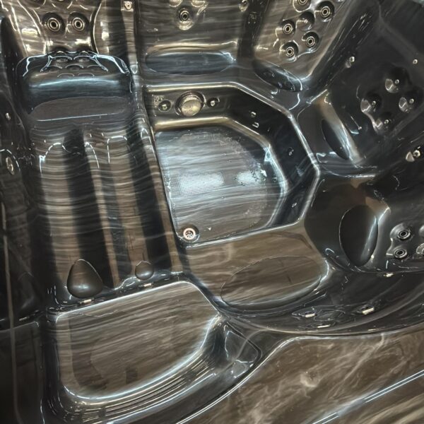 Akrila kubls ar ārējo krāsniņu