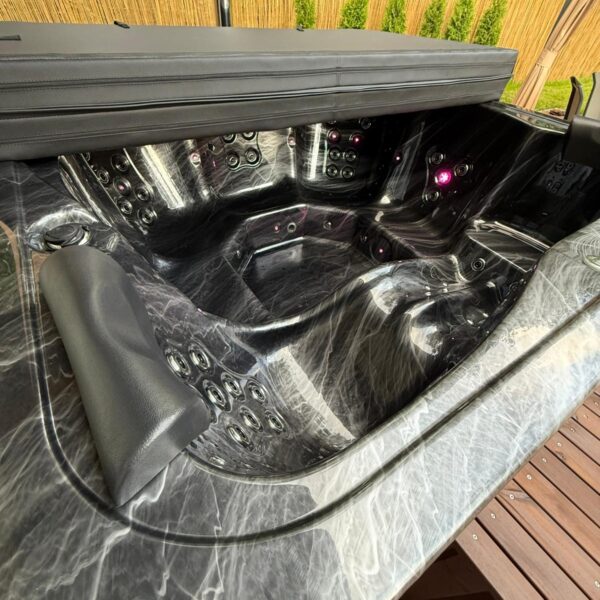 Akrila kubls ar siltinātu termovāku