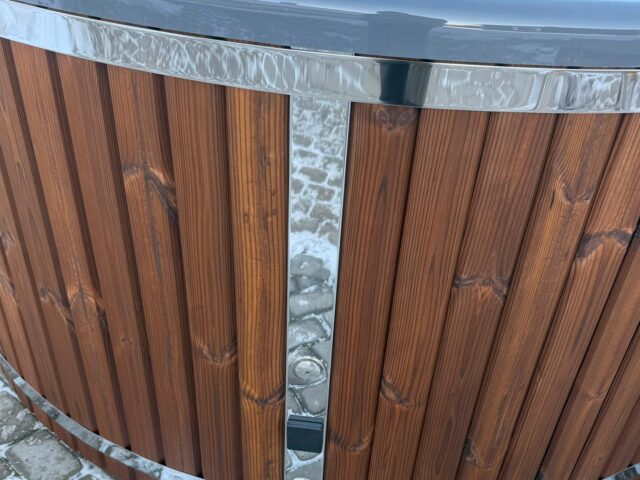 Akrila kubls ar integrētu krāsniņu