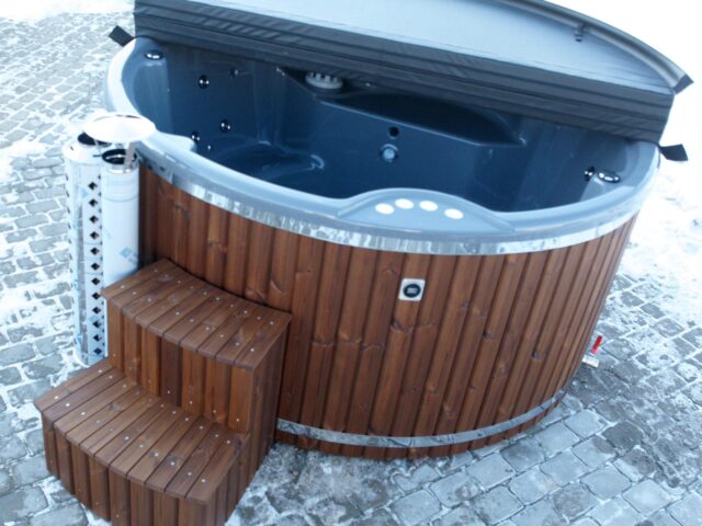 Akrila kubls ar integrētu krāsniņu