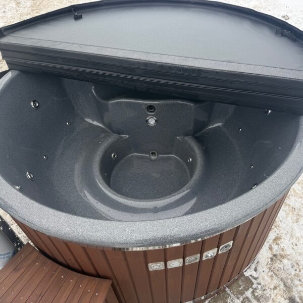 Koka kubls ar integrēto krāsniņu