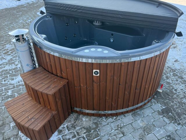 Akrila kubls ar integrētu krāsniņu